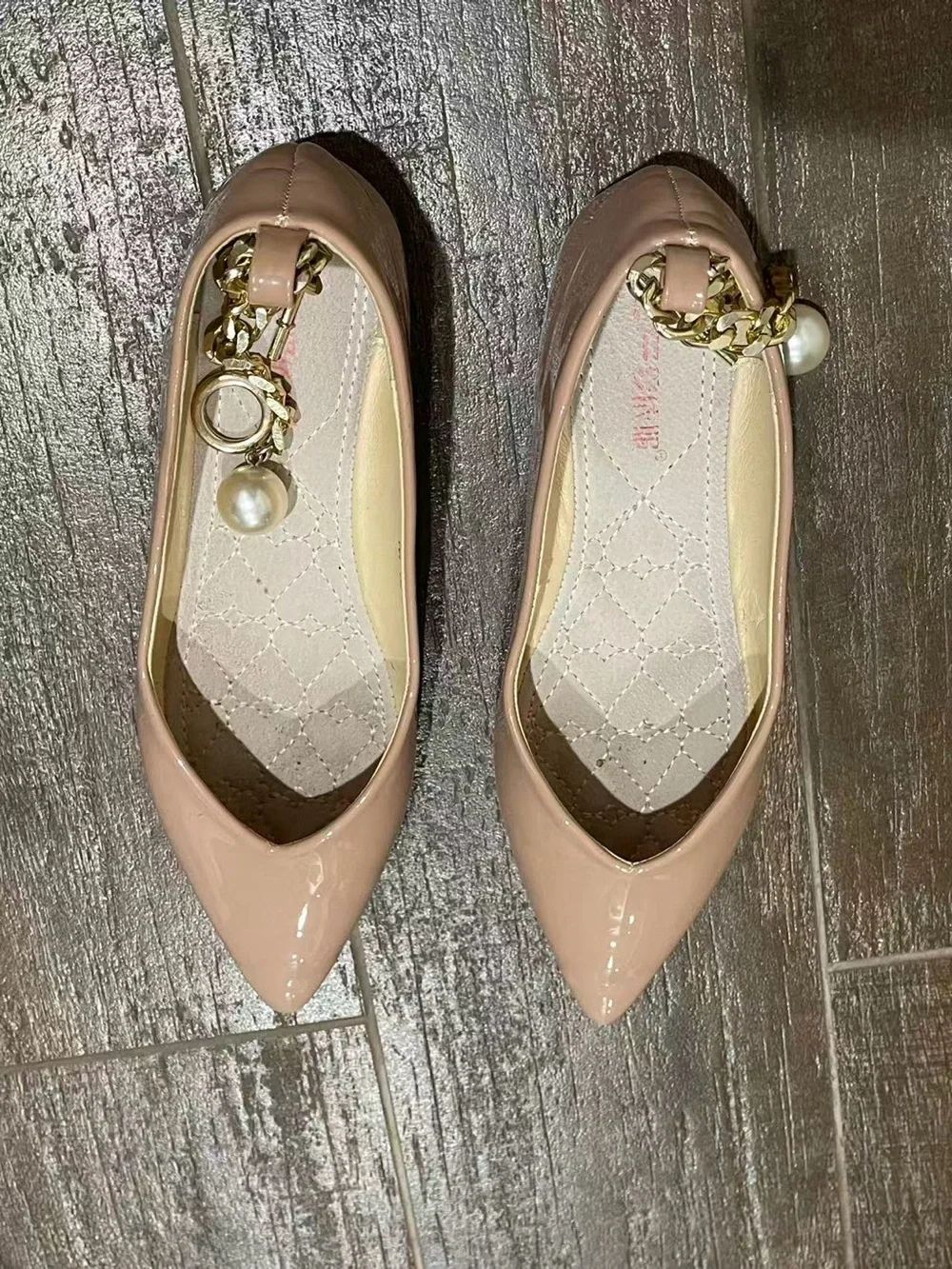(NEW) Pointed Toe Patent Ballet Flats with Pearl Chain Charm - Blush